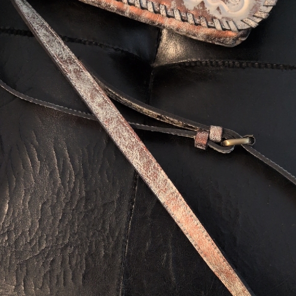 Patricia Nash Floral Embossed Leather Crossbody Bag Gold - Picture 6 of 8